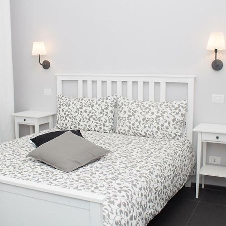 Residenza Spinelli Apartment เนเปิลส์ ภายนอก รูปภาพ