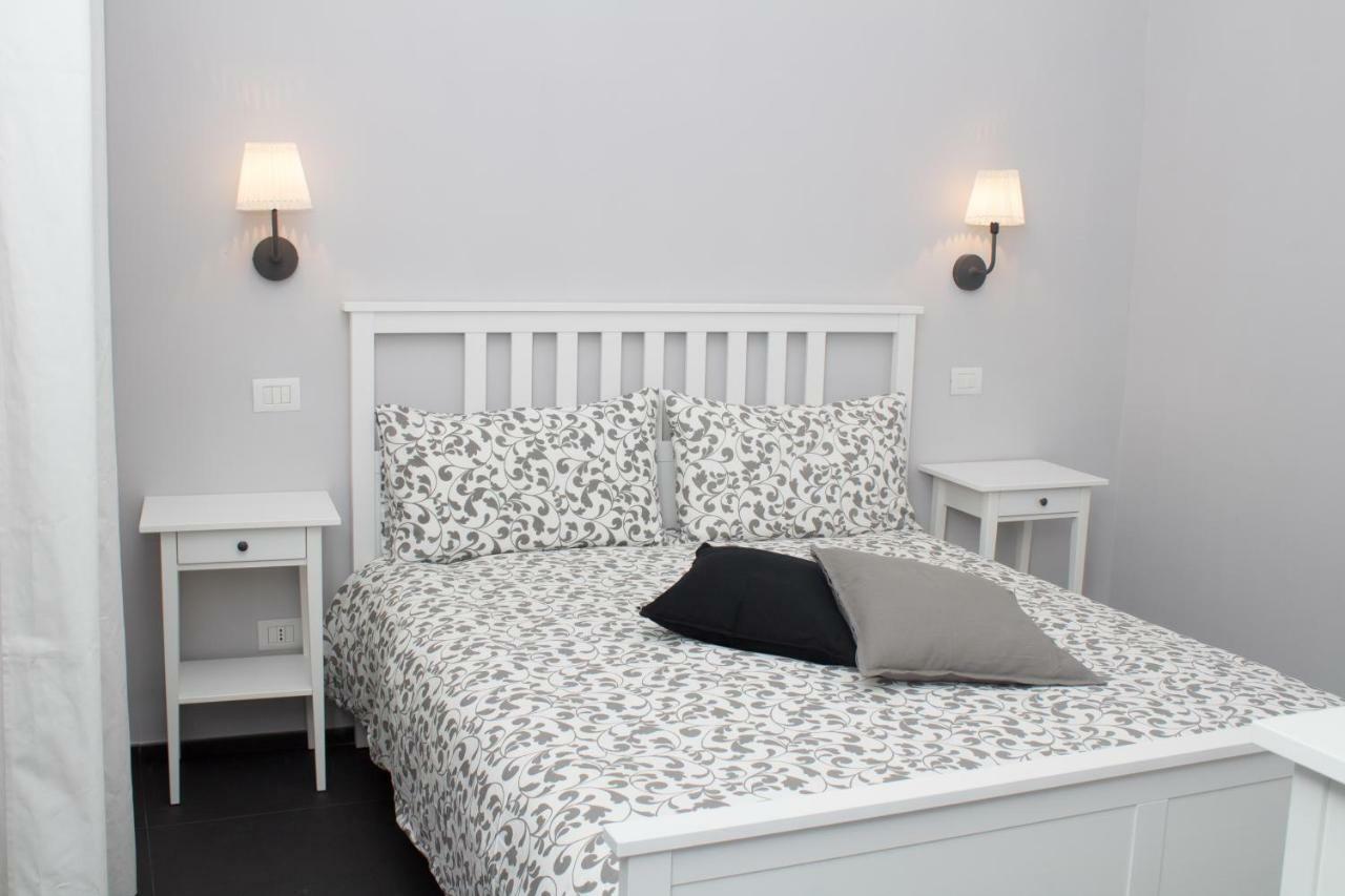 Residenza Spinelli Apartment เนเปิลส์ ภายนอก รูปภาพ