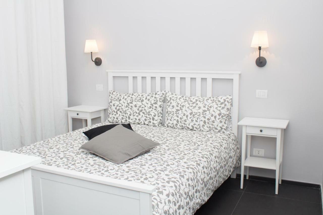 Residenza Spinelli Apartment เนเปิลส์ ภายนอก รูปภาพ