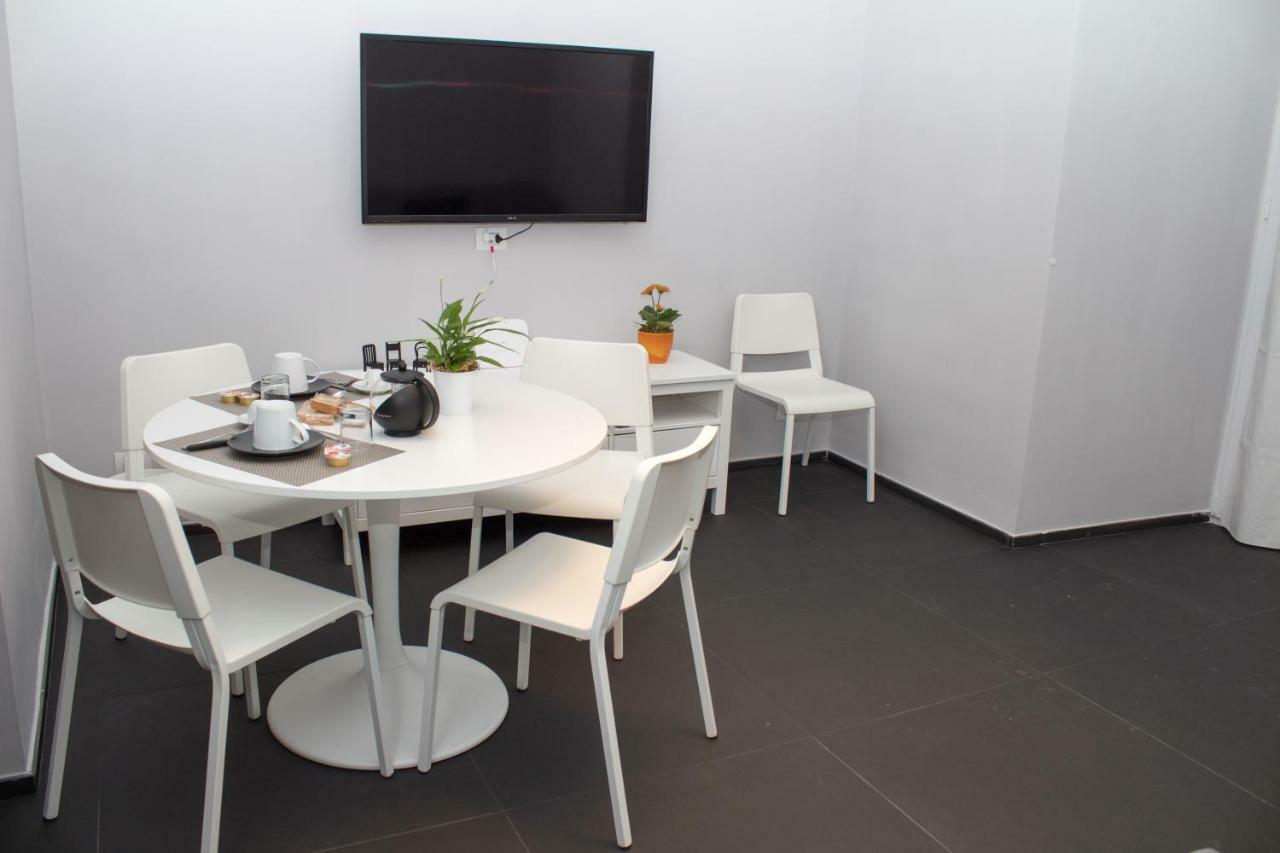 Residenza Spinelli Apartment เนเปิลส์ ภายนอก รูปภาพ