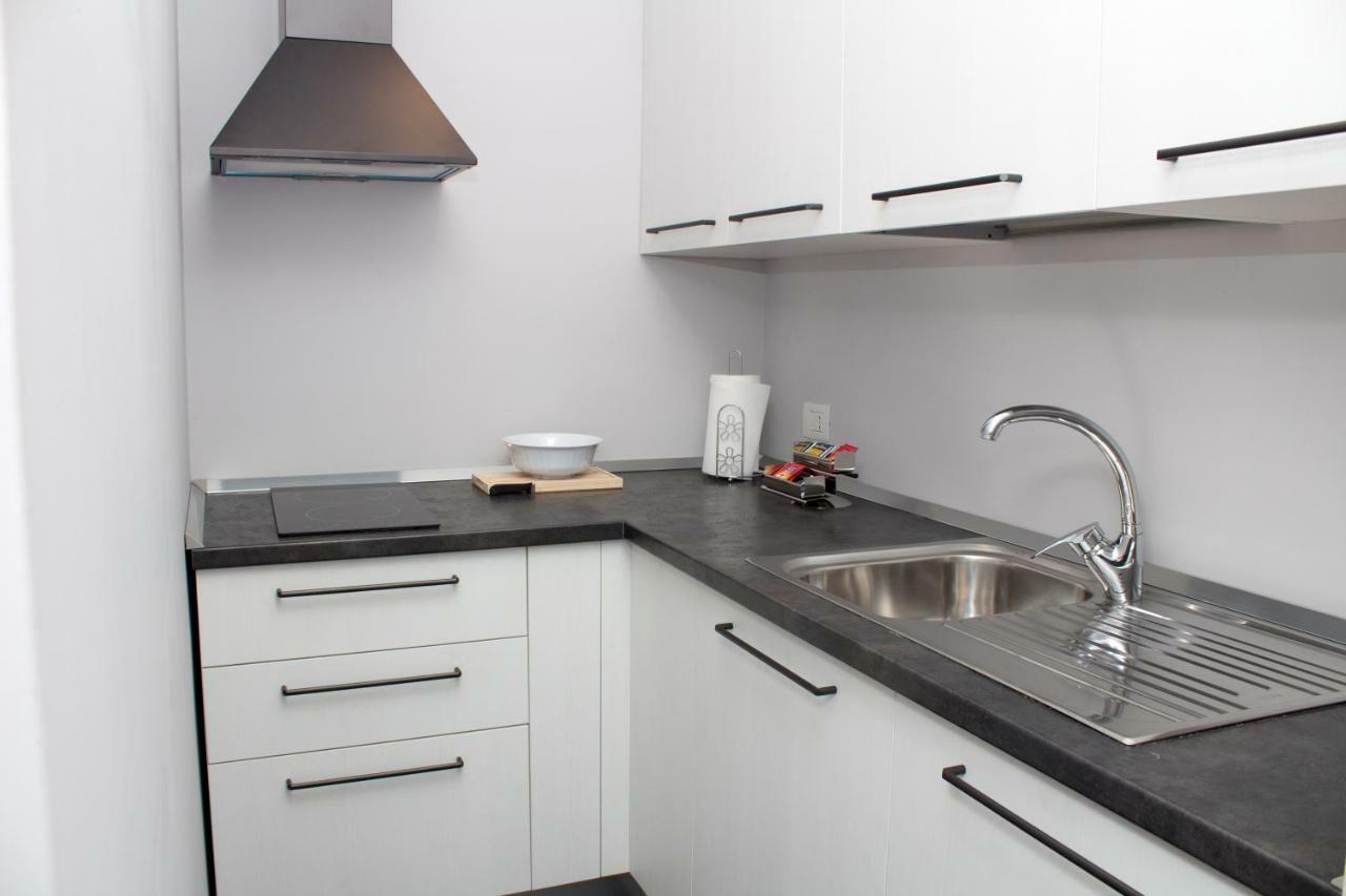 Residenza Spinelli Apartment เนเปิลส์ ภายนอก รูปภาพ